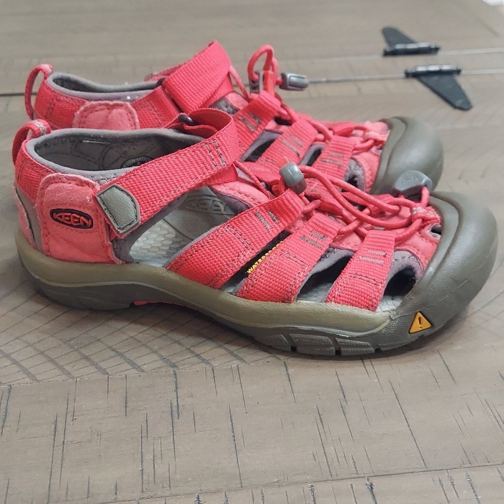 Keen Pink Waterproof Sandals Sz 2